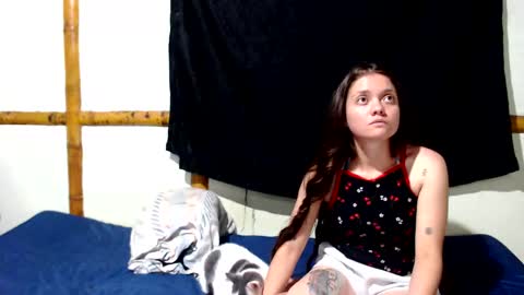 Mia  Sam online show from 10.24.25