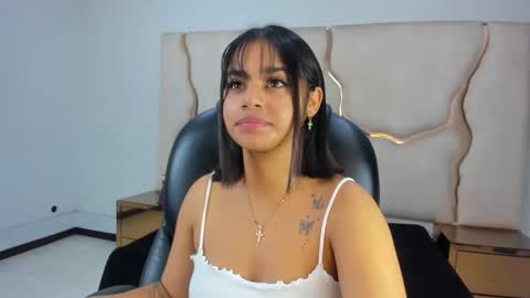 Snapshot of miahsex69 chatting on 09.18.25 miahsex69 online show from 09.18.25