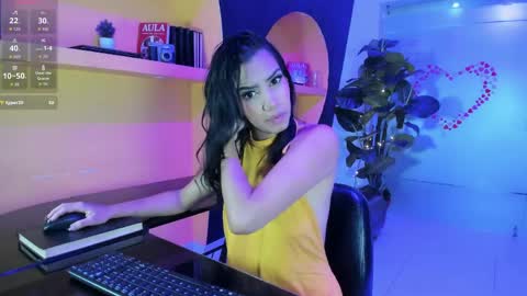 Snapshot of miakarsson chatting on 04.01.26 Mia online show from 04.01.26