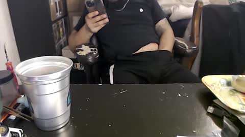 Snapshot of miaking chatting on 02.12.26 Mark online show from 02.12.26