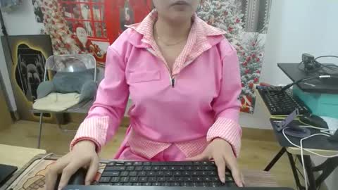 Mia online show from 12.17.25