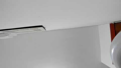 Mia Lenox online show from 11.05.25