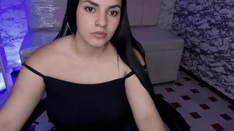 Snapshot of mialover_v chatting on 09.10.25 Hi Stream 1500 to 2100 online show from 09.10.25