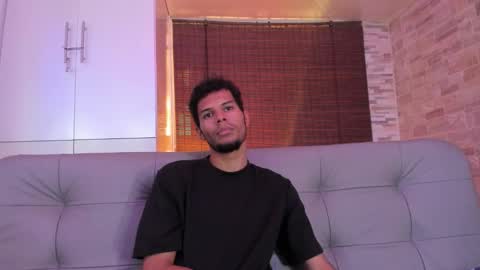 Mia online show from 10.25.25