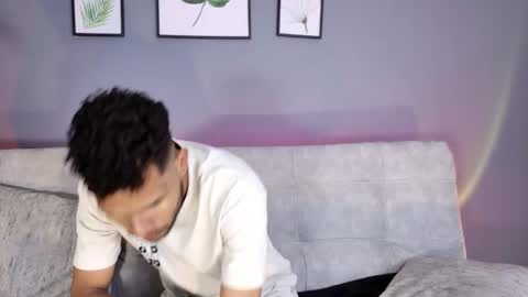 Mia online show from 11.22.25