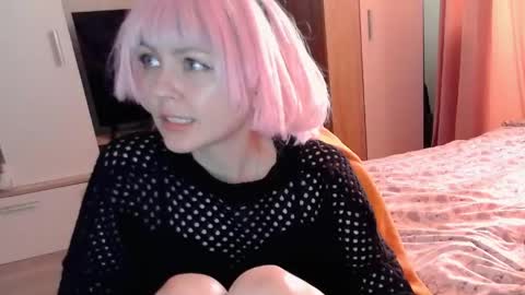 Mia online show from 04.17.26