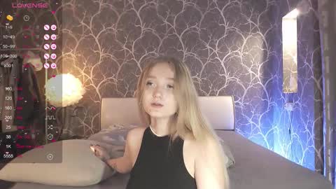 Mia online show from 10.20.25