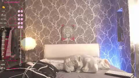 Mia online show from 07.06.26