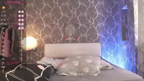Mia online show from 07.13.26