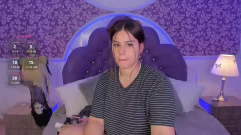 Mia   -5 7001400 Follow  online show from 10.13.25