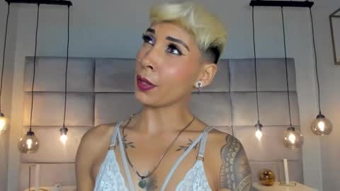 Mia Morgann online show from 01.12.25