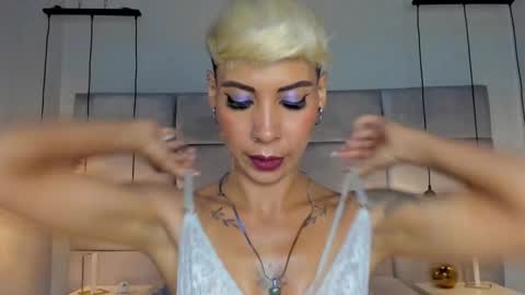 Mia Morgann online show from 01.12.25