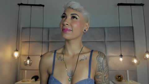 Mia Morgann online show from 02.02.25