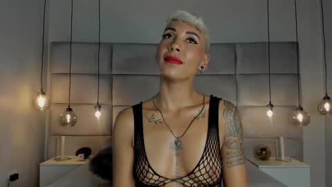 Mia Morgann online show from 02.03.25