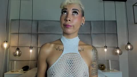 Mia Morgann online show from 02.12.25