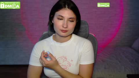 Snapshot of miamysterly chatting on 07.18.26 miamysterly online show from 07.18.26