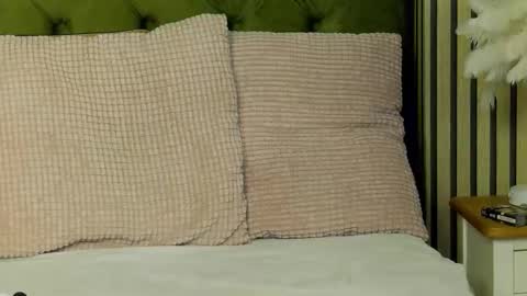 MiaNoir online show from 12.04.25