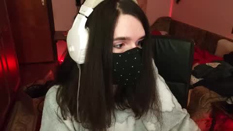 Snapshot of miaowhowl chatting on 02.19.26 Kristien online show from 02.19.26