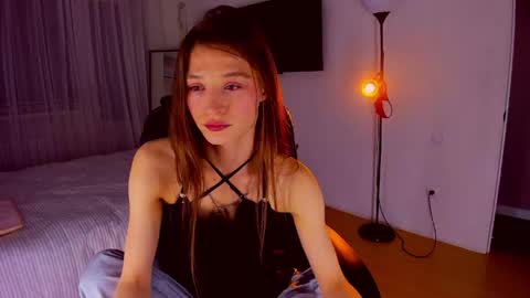 Snapshot of miapaw chatting on 04.18.26 Mia online show from 04.18.26