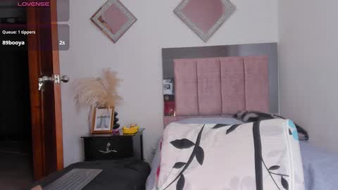 miapearls_ online show from 02.20.26