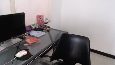 Mia Peyton   online show from 12.07.24