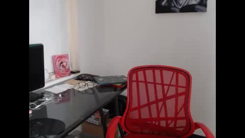 Mia Peyton   online show from 10.28.25