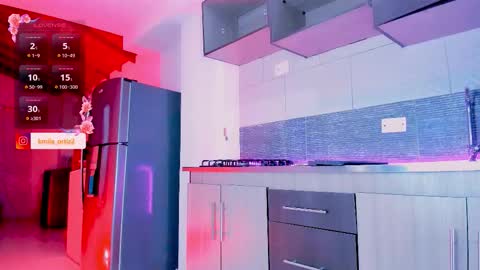 miapink_ofi_ online show from 09.23.25