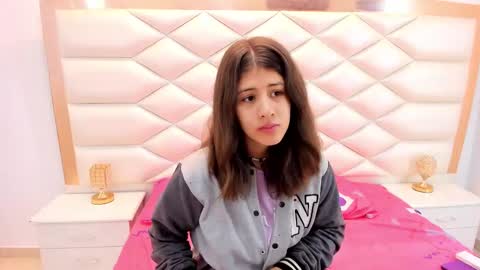 Snapshot of miaqueen021 chatting on 02.27.25 Sweetie Mia online show from 02.27.25