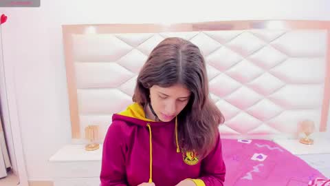 Snapshot of miaqueen021 chatting on 03.06.25 Sweetie Mia online show from 03.06.25