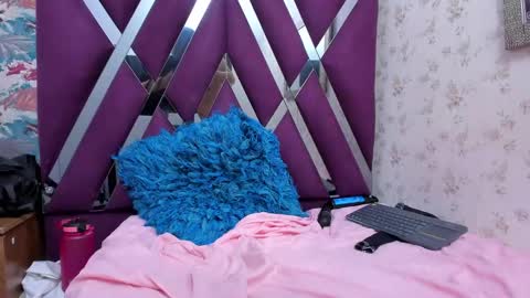 Mia Quevedo online show from 02.28.25