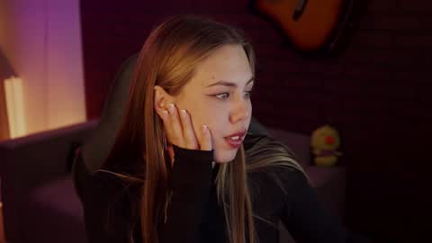 Snapshot of miarid chatting on 12.17.24 u love online show from 12.17.24