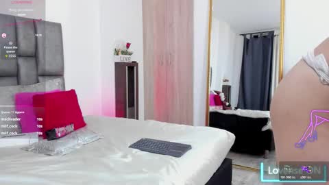 Snapshot of miarobertsmilf chatting on 11.15.25 Mia Milf online show from 11.15.25