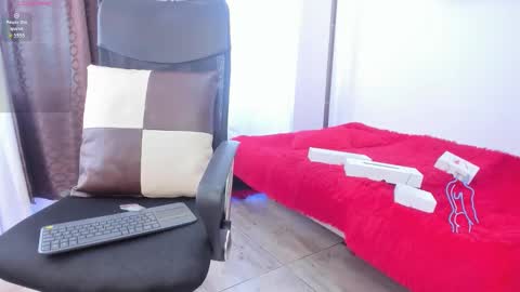 Mia Milf online show from 03.13.26