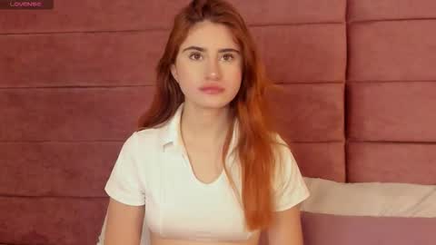 Mia Rouxx online show from 11.12.25