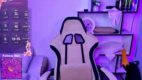 Mia  online show from 11.24.25