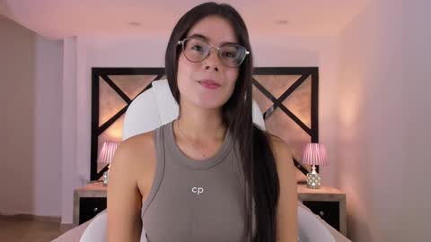 Snapshot of miasilverr chatting on 02.01.25 Mia online show from 02.01.25