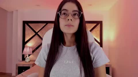 Snapshot of miasilverr chatting on 02.14.25 Mia online show from 02.14.25