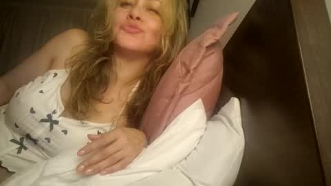 miasiren online show from 10.12.25