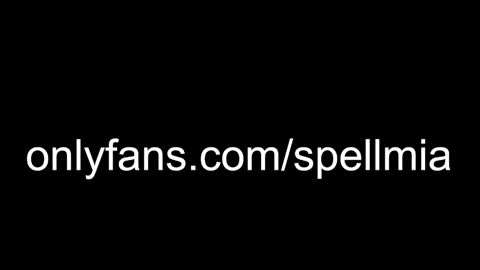 Snapshot of miaspell chatting on 12.31.24 Mia instagram miasspell online show from 12.31.24