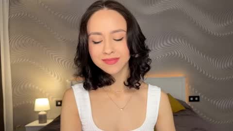 Mia online show from 05.18.26