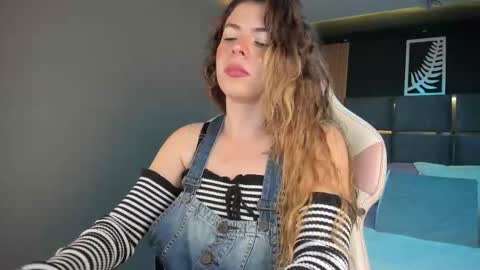 miatorres4 online show from 10.25.25