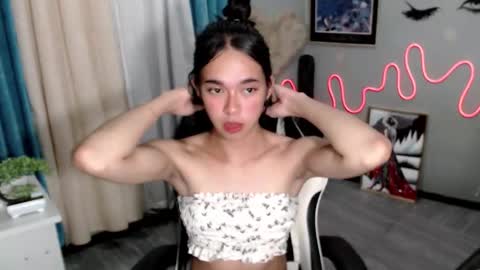 Snapshot of miatrixs chatting on 02.02.25 Mia online show from 02.02.25