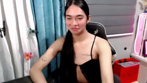 Mia online show from 12.18.25