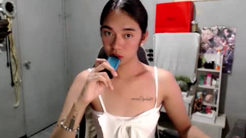 Mia online show from 03.25.26