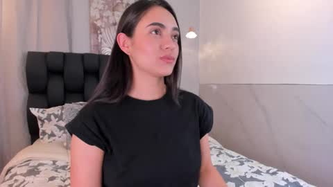 miavelvet1 online show from 11.23.25