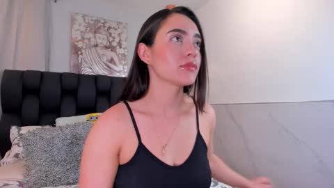 miavelvet1 online show from 11.25.25