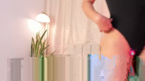 Miavenuss 1 online show from 05.02.26