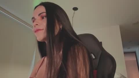 Mia online show from 03.27.26