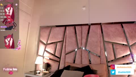 Snapshot of miavillalobos_ chatting on 12.16.24 Mia Villalobos online show from 12.16.24