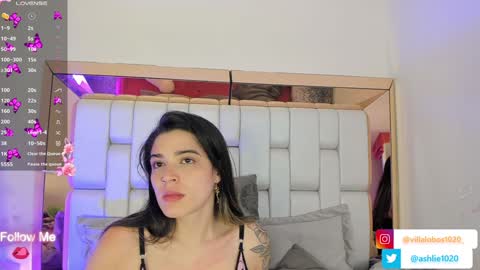 Snapshot of miavillalobos_ chatting on 12.24.24 Mia Villalobos online show from 12.24.24